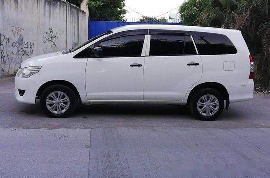 White Toyota Innova 2013 for sale in Talisay-3