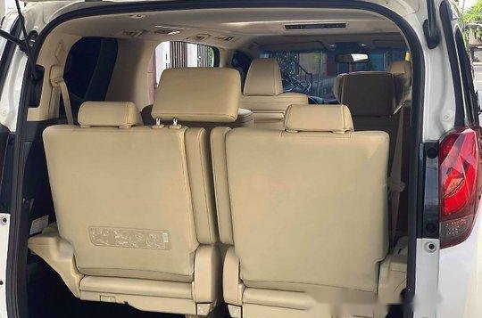 White Toyota Alphard 2016 at 40000km for sale-1