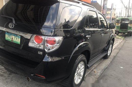 Selling Black Toyota Fortuner 2013 at 24952 km-1