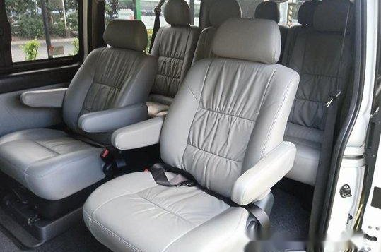 White Toyota Hiace 2018 at 22000 km for sale -8