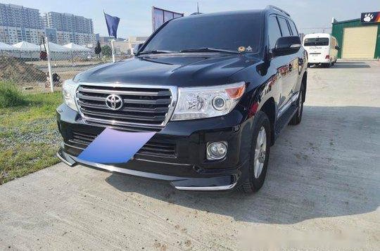 Black Toyota Land Cruiser 2015 at 91000 km for sale-1