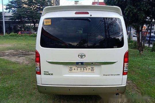 White Toyota Hiace 2018 at 22000 km for sale -4