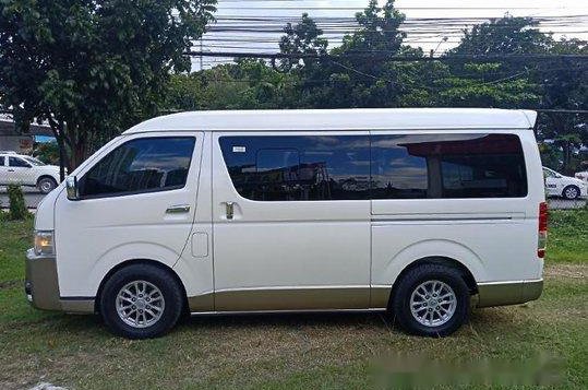 White Toyota Hiace 2018 at 22000 km for sale -2
