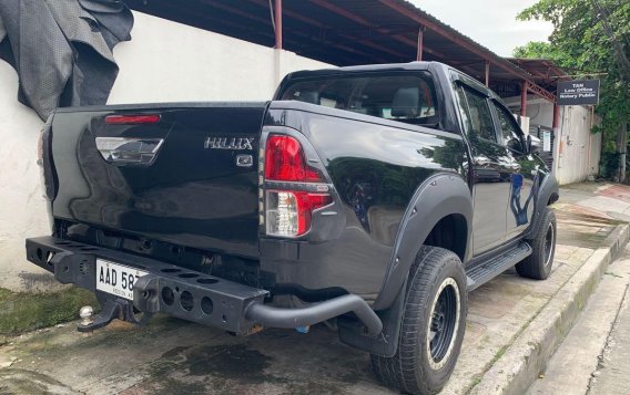 Black Toyota Hilux 2016 for sale in Quezon City-2