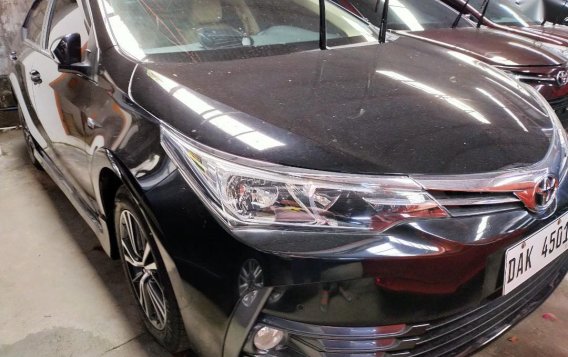 Selling Black Toyota Corolla Altis 2018 in Quezon City-1