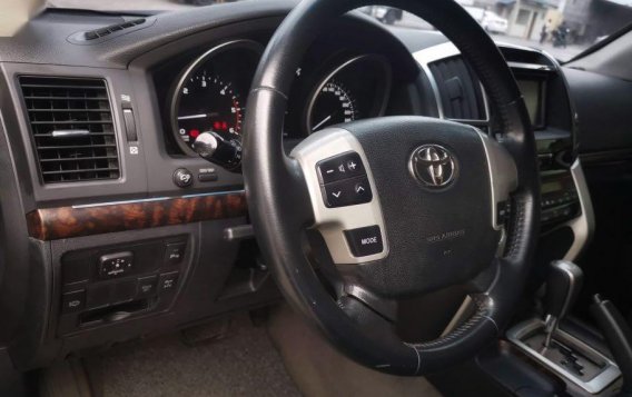 Toyota Land Cruiser 2014 for sale in Quezon City-8