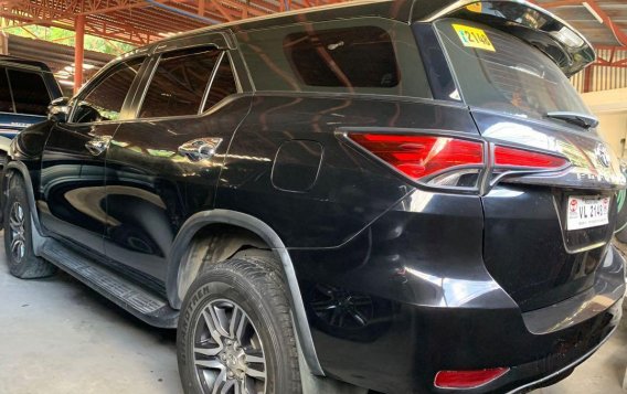 Selling Black Toyota Fortuner 2017 in Quezon City -1