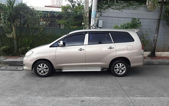 2009 Toyota Innova for sale in Quezon City-3