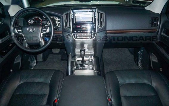 Toyota Land Cruiser 2018 for sale in Manila-4