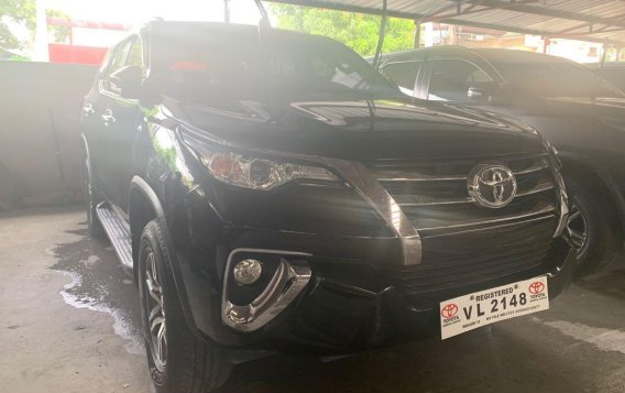 Selling Black Toyota Fortuner 2017 in Quezon City-1