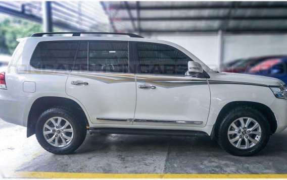 Toyota Land Cruiser 2018 for sale in Manila-3