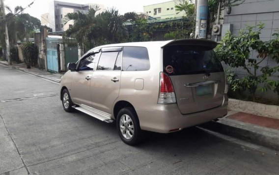 2009 Toyota Innova for sale in Quezon City-4