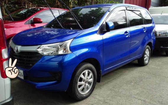 Selling Blue Toyota Avanza 2018 in Quezon City-1