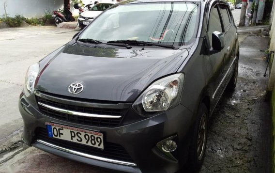 Selling Gray Toyota Wigo 2016 in Quezon City-2