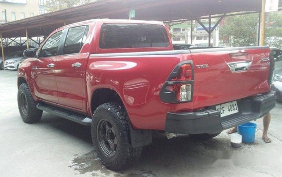 Red Toyota Hilux 2016 at 20000 km for sale-2