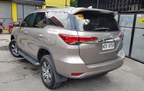 Selling Grey Toyota Fortuner 2017 Automatic Diesel at 27000 km -3