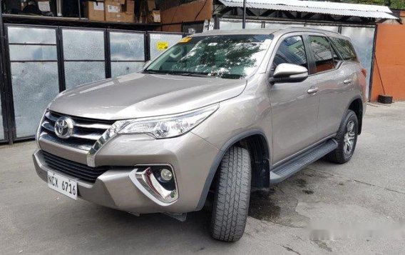 Selling Grey Toyota Fortuner 2017 Automatic Diesel at 27000 km -1