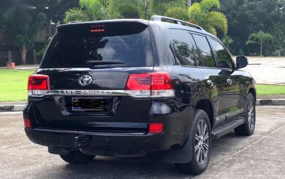Toyota Land Cruiser 2011 for sale in Quezon City-4