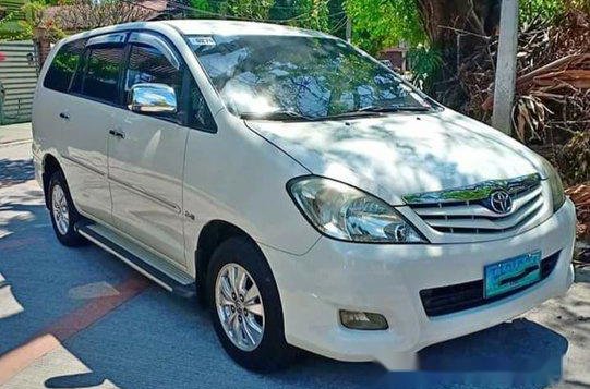 Selling White Toyota Innova 2012 Automatic Diesel at 64000 km