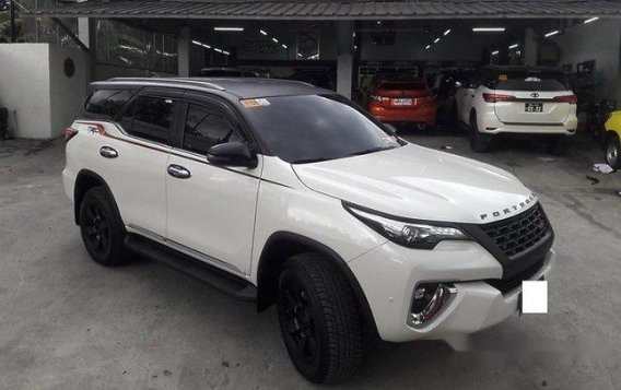 White Toyota Fortuner 2016 Automatic Diesel for sale 