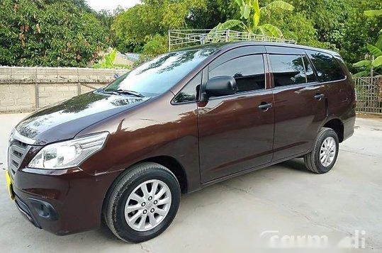 Sell Brown 2015 Toyota Innova at 43000 km-2