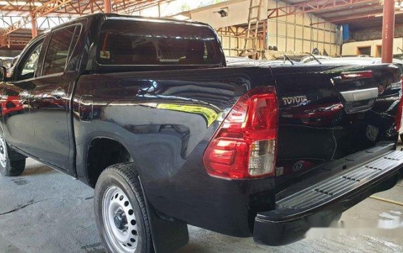 Sell Black 2018 Toyota Hilux at 2900 km -3