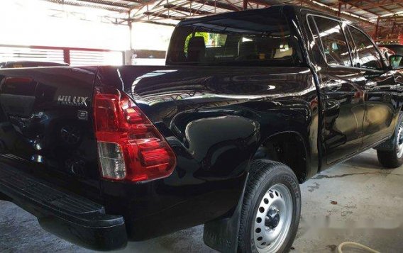 Sell Black 2018 Toyota Hilux at 2900 km -4