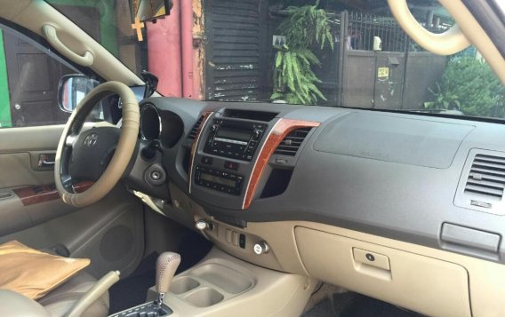 2009 Toyota Fortuner for sale in Quezon City -3