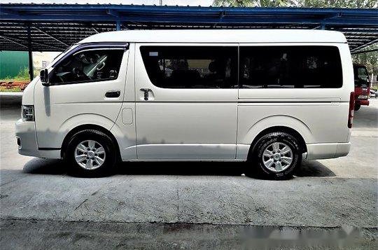 Selling White Toyota Hiace 2013 Automatic Diesel  -2