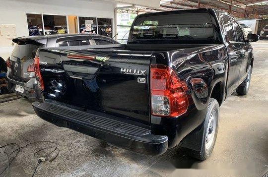 Selling Black Toyota Hilux 2018 Manual Diesel -3