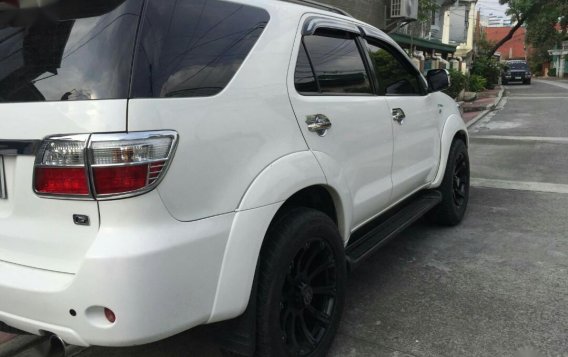 2009 Toyota Fortuner for sale in Quezon City -6