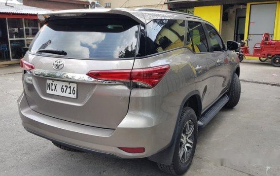 Selling Grey Toyota Fortuner 2017 Automatic Diesel at 27000 km -2