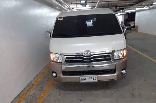 Selling White Toyota Hiace 2015 at 46000 km 