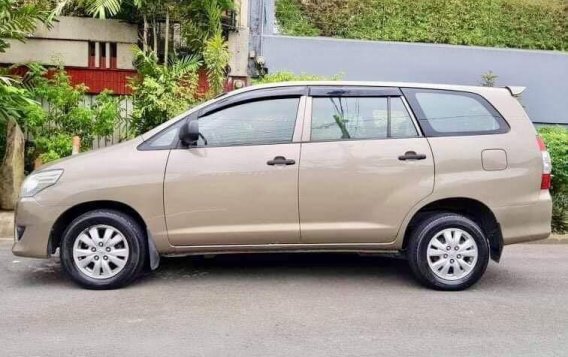 2013 Toyota Innova for sale in Quezon City-9