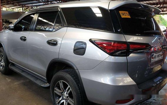 Selling Silver Toyota Fortuner 2018 Automatic Diesel at 11800 km -3