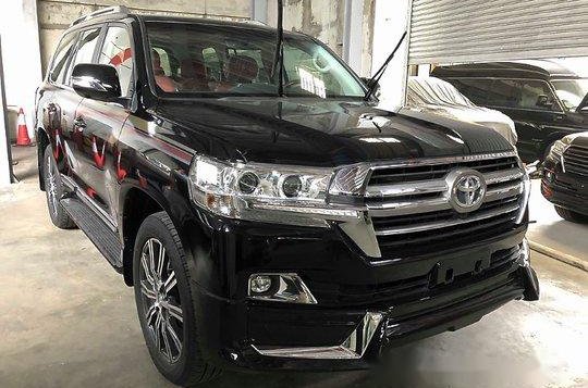 Selling Black Toyota Land Cruiser 2020 in Quezon City 
