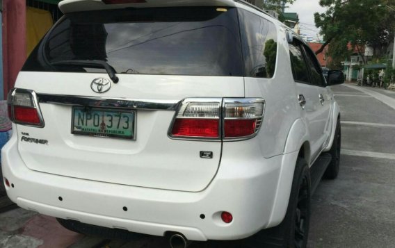 2009 Toyota Fortuner for sale in Quezon City -4