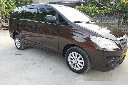 Sell Brown 2015 Toyota Innova at 43000 km-1