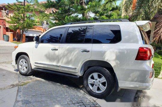 White Toyota Land Cruiser 2015 Automatic Diesel for sale -4