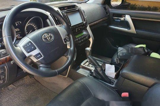 White Toyota Land Cruiser 2015 Automatic Diesel for sale -6