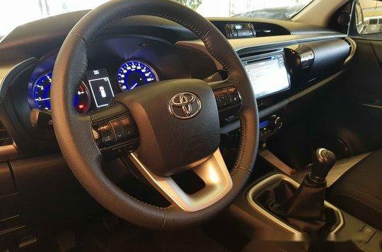 Sell Grey 2016 Toyota Hilux Manual Diesel -5
