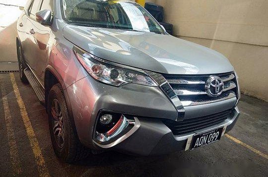 Selling Silver Toyota Fortuner 2017 Automatic Diesel -4