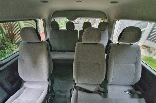 Sell White 2014 Toyota Hiace at 40000 km-7