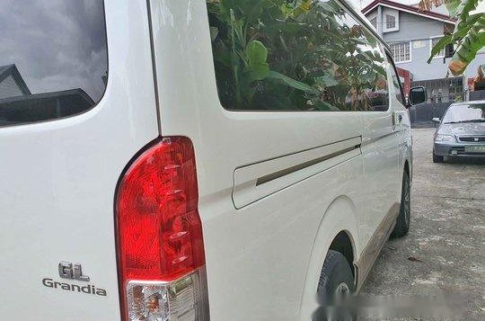 Sell White 2014 Toyota Hiace at 40000 km-4