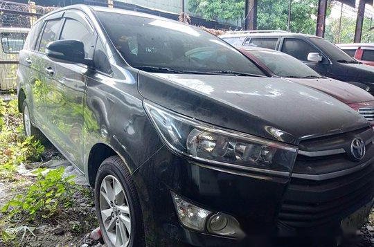 Black Toyota Innova 2016 at 79000 km for sale 