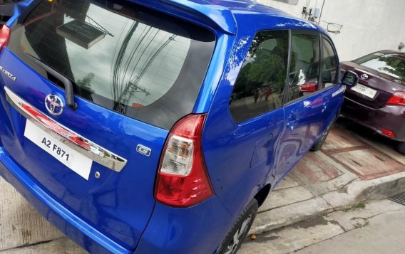 Selling Blue Toyota Avanza 2018 in Quezon City-2