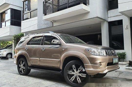 Toyota Fortuner 2011 Automatic Gasoline for sale in Quezon City-3