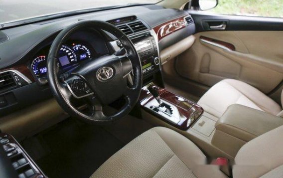 Sell White 2012 Toyota Camry in Quezon City-5