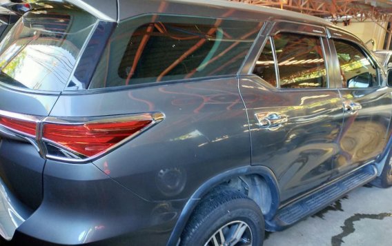 Gray Toyota Fortuner 2017 for sale in Quezon City-1
