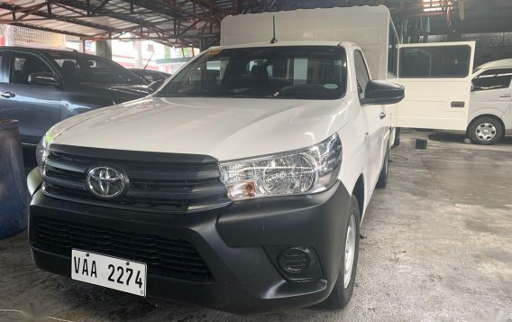 White Toyota Hilux 2017 for sale in Quezon City